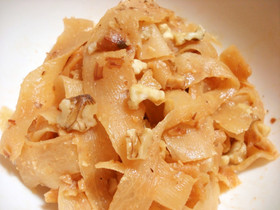 味噌風味の大根のくるみ和え