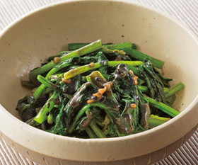 簡単♪ほうれん草の黒ゴマみそ和え