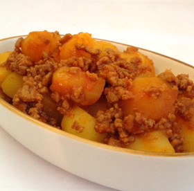 じゃがいもトマトそぼろ煮