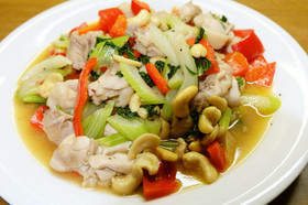 時短！　カラフル　鶏のカシューナッツ炒め