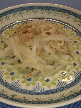 余った大根で塩豚炒め