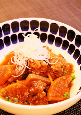 家飲み☆圧力鍋de牛すじと大根の味噌煮☆