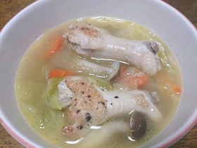 白菜と手羽元のにんにくバタースープ