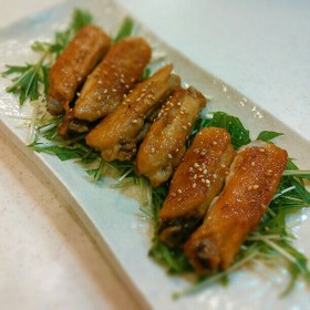 我が家大人気♡手羽中の甘辛ダレ絡め