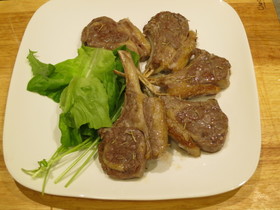 魚グリルで簡単ロゼ色ラムチョップ