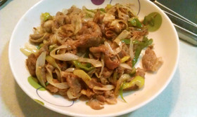 青葱炒羊肉（薄切りラムのクミン炒め）