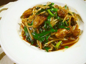 ニラ・モヤシと牡蠣の辛味炒め