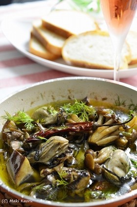 やみつき！3種のきのこと牡蛎のアヒージョ