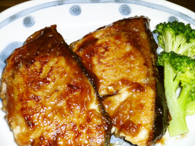 タレがからむ美味しいブリ照り焼き♪