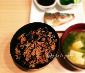 鉄分たっぷり♫ 簡単ひじきご飯