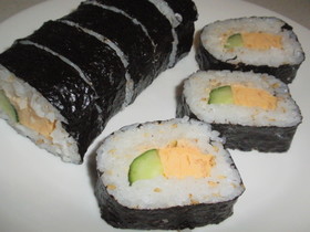 ツナマヨと卵焼きの巻き寿司