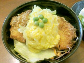 味噌カツ丼　卵ソースがけ