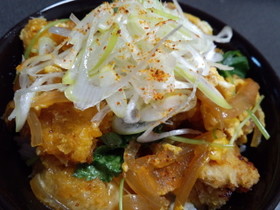 カレー用豚肉で満腹コロコロかつ丼