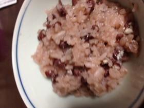 翌日も固くなりにくい炊飯器で炊く赤飯