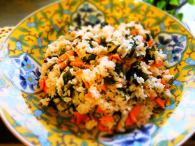 磯香る♪鮭・わかめ・ゴマの簡単混ぜご飯