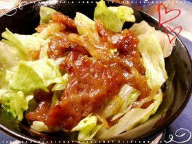 簡単ヤバ旨☆ちぎりレタスとこってり豚丼。