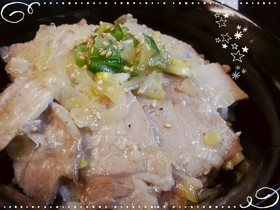 簡単うまい☆豚塩ネギまみれ丼。
