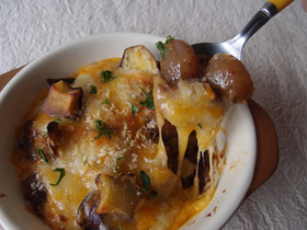 玉こんにゃくとサツマイモの味噌グラタン♪