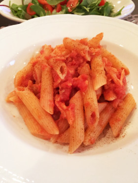 《簡単》イタリア人のサーモンのパスタ