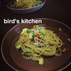 ブルーチーズとアボカドのパスタ