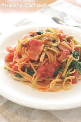 ほうれん草ベーコンしめじのトマトパスタ♪