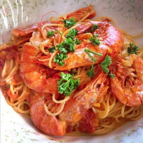 旨み凝縮！赤海老のガーリックトマトパスタ