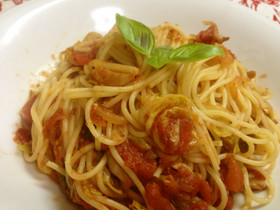 いわしの丸干しで♪イワシのトマト パスタ