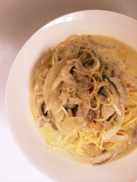 簡単ランチ★舞茸と玉ねぎの豆乳パスタ