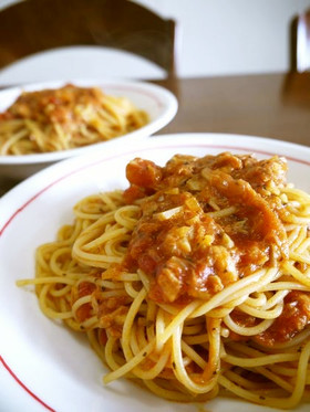 ツナとバジルのトマトソースパスタ♪