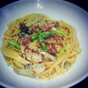 きのことアスパラのカルボナーラ