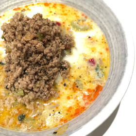 濃厚うま辛！定番の豆乳担々麺