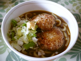 コロッケ入りカレーうどん