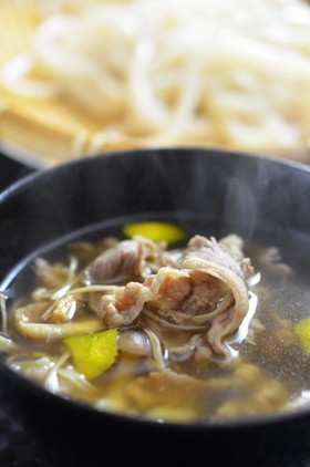 簡単！冷凍うどんで牛ときのこの汁つけ麺