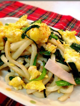 ふわふわ卵のニラ玉うどん