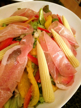 ☆オリジナルドレッシングの彩りサラダ☆