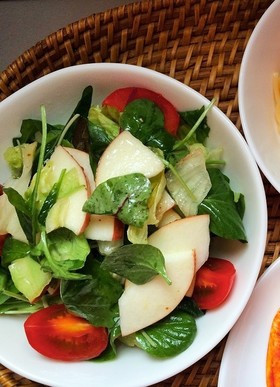 ドレッシング要らずのトスサラダ