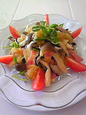 豆苗とキノコのサラダ