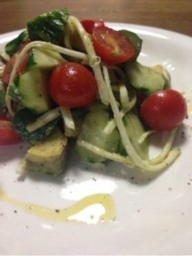 アボカドのキレイサラダ