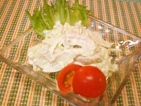 蒸し鶏とアボカドのサラダ