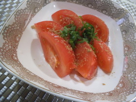 トマトをすり胡麻とレモンで♪