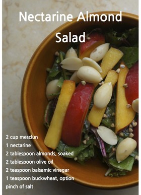 ネクタリンとアーモンドのサラダ