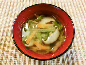 キャベツと人参の味噌汁～♪