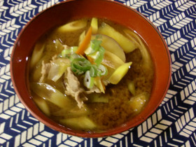 さつま芋が入った具だくさんな豚汁♪