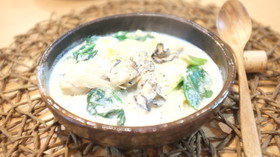 牡蠣とほうれん草の豆乳クリームスープ♪