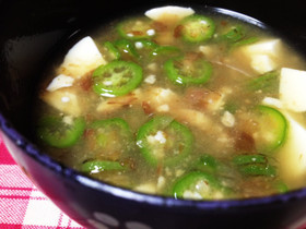 オクラたっぷりトロトロお味噌汁。