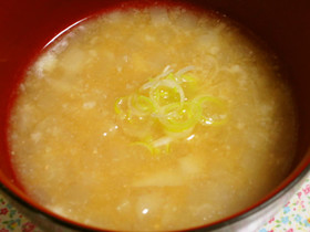 とろみが優し～い♪かぶと山芋の味噌汁