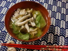 食べるお味噌汁♪豚肉＆キャベツ＆しめじ