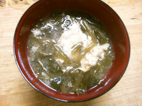 朝食に 簡単 ほうれん草 卵の お味噌汁