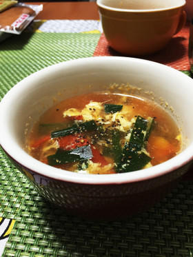 簡単×お洒落☆トマトとニラの卵スープ