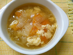 ランチに＊ 玉ねぎ 人参 卵の スープ♪